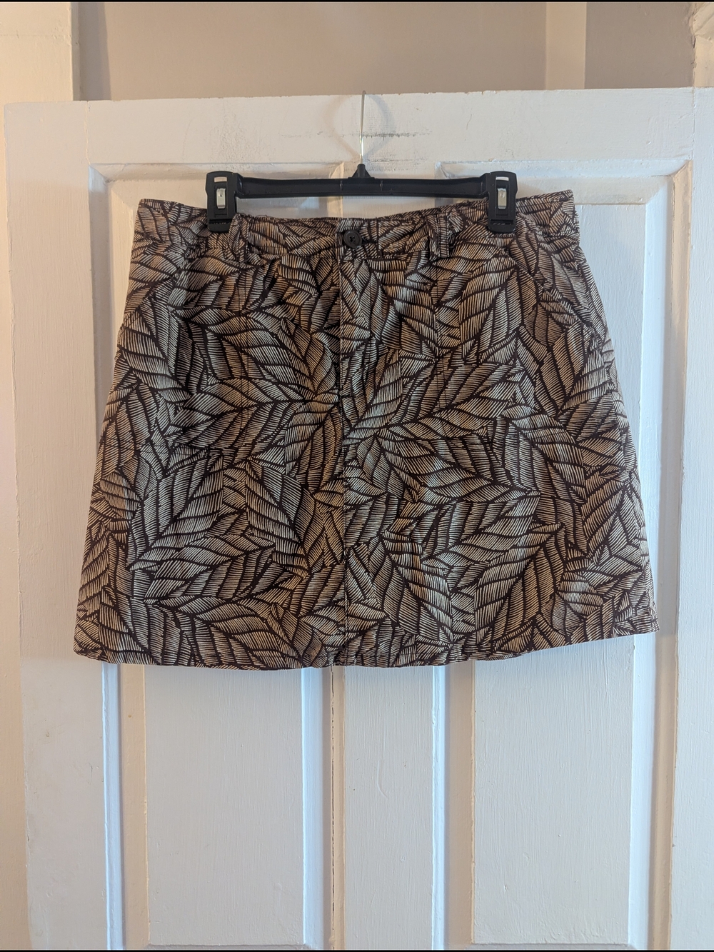White Stag Beige and Black Leaf-Print Skort